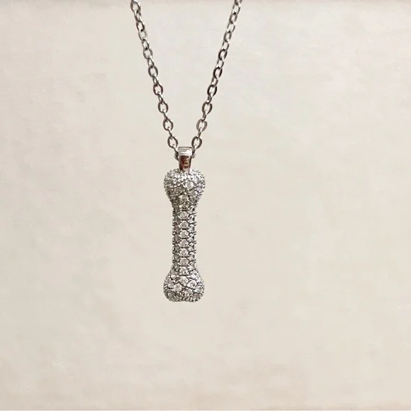 ✨ cute sparkly all clear stones bone 🦴 necklace - Picture 5 of 10